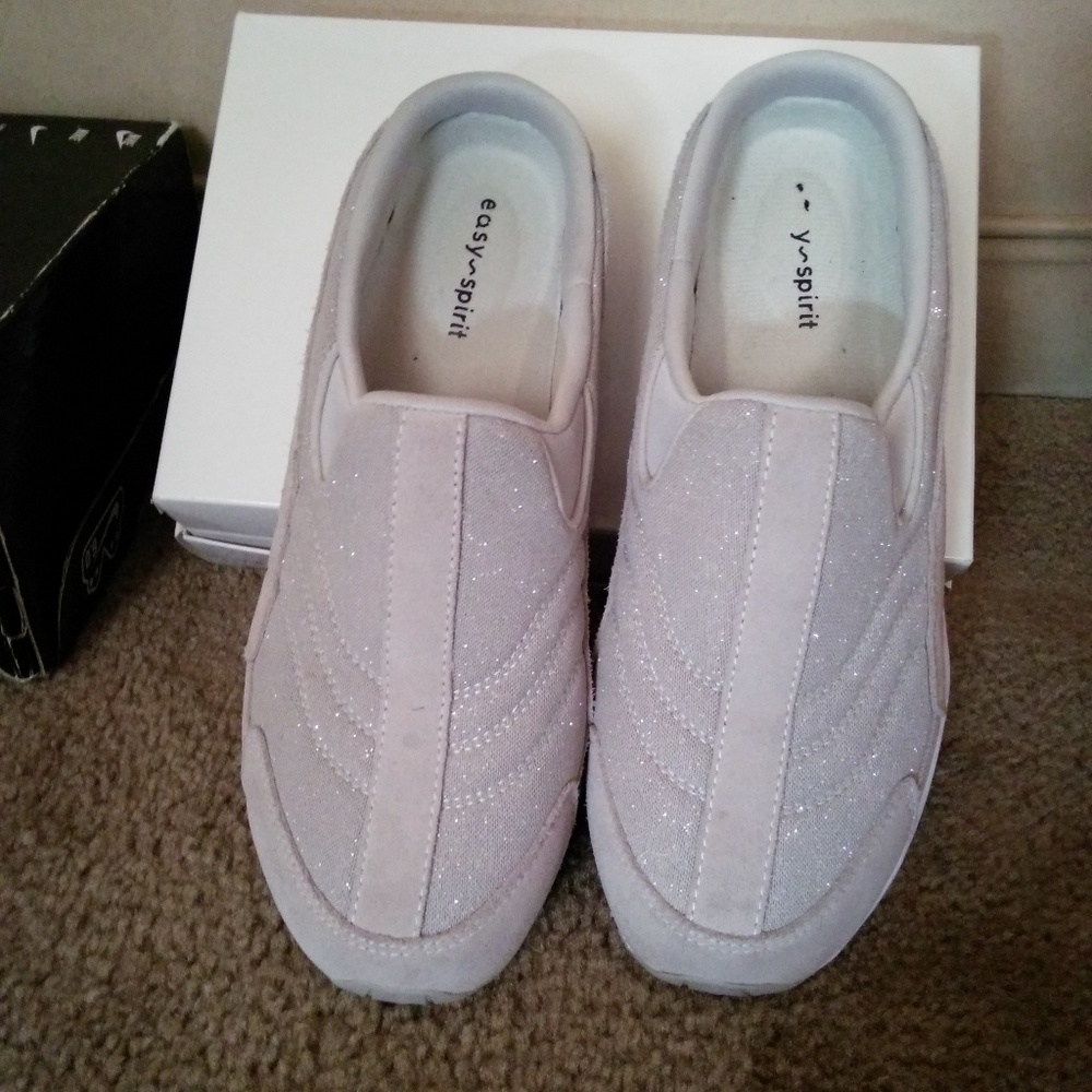 Easy Spirit Traveltime Clogs 7.5